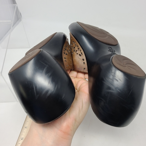 Clarks Indigo Brown Leather Cut Out Floral Sandals - Picture 8 of 8